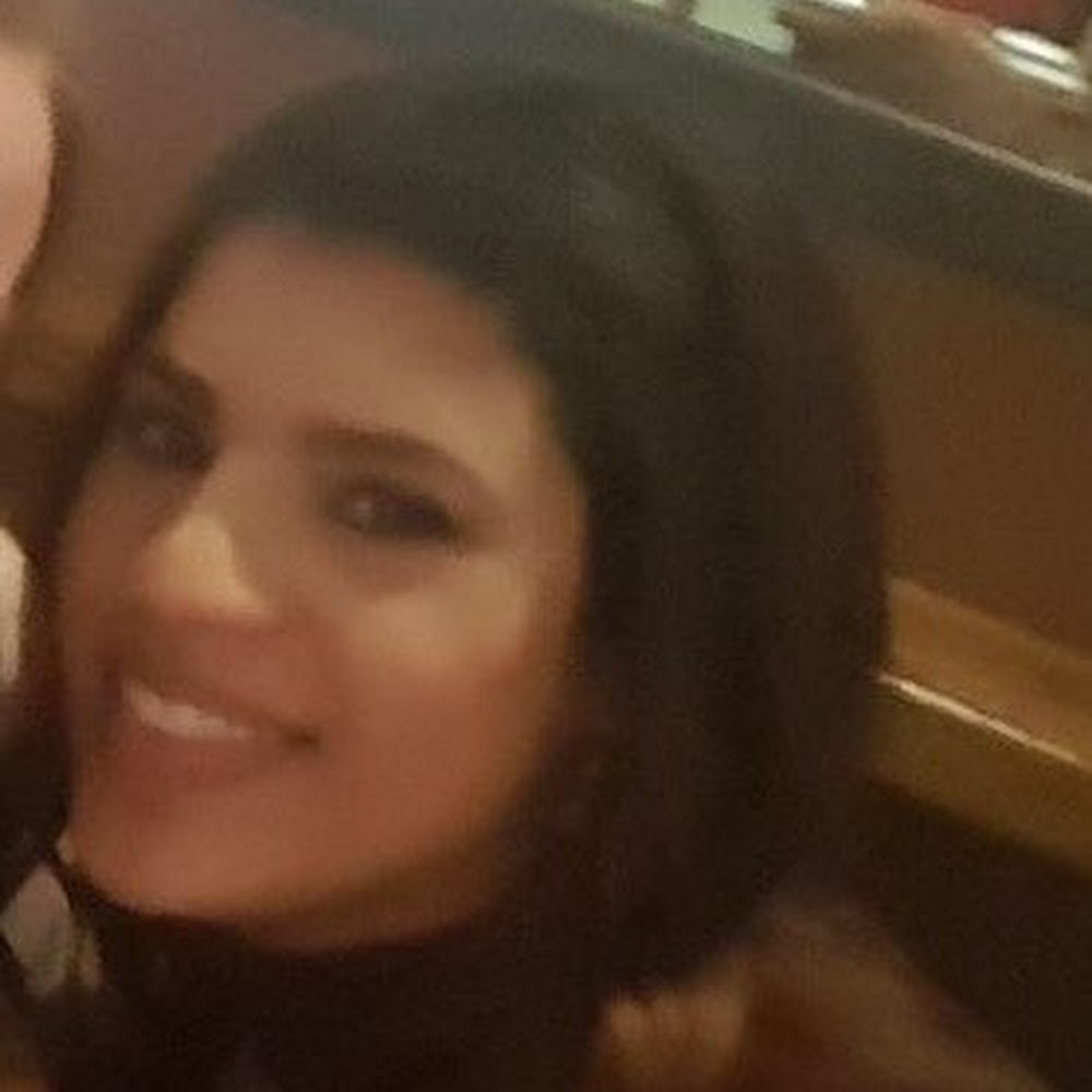 Meet your Posher, Aida